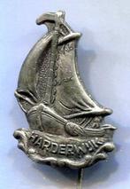 Harderwijk zilverkleurig zeilboot speldje ( U_392 ), Verzenden, Zo goed als nieuw, Stad of Land, Speldje of Pin