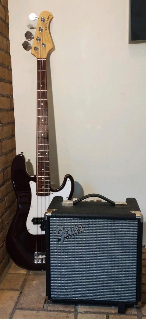 Fazley basgitaar + Fender Rumble 15 versterker - Nieuwstaat, Muziek en Instrumenten, Snaarinstrumenten | Gitaren | Bas, Zo goed als nieuw