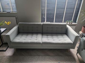 Lichtblauwe Ikea bank beschikbaar voor biedingen