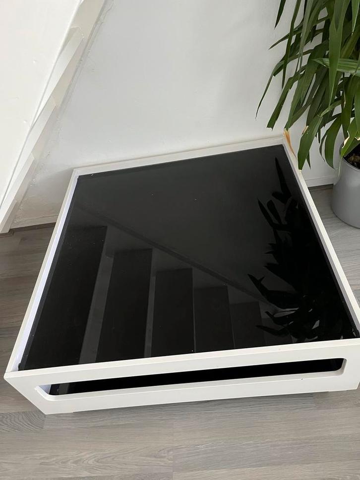 Moderne Salon Tafel met Glasplaat, Huis en Inrichting, Tafels | Salontafels, Gebruikt, Minder dan 50 cm, 50 tot 100 cm, Vierkant