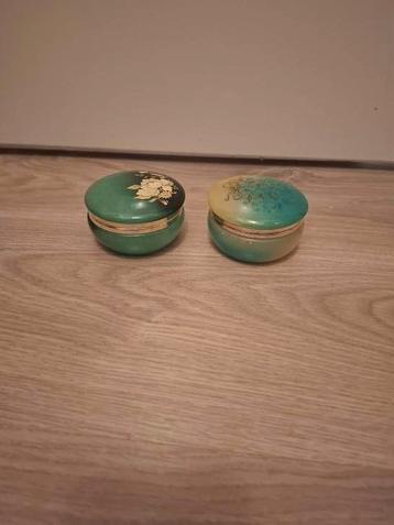 Vintage albaster juwelen doosjes  beschikbaar voor biedingen