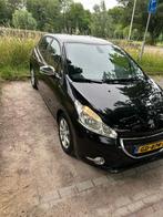 Peugeot 208 1.2 VTI 60KW 5-D 2-TR 2015 Zwart, Auto's, Zwart, 1199 cc, Zwart, Origineel Nederlands