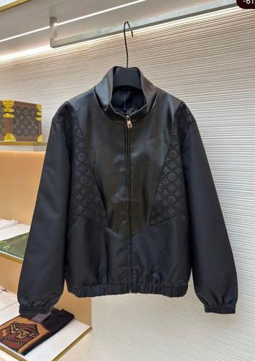 Lv jacket beschikbaar voor biedingen