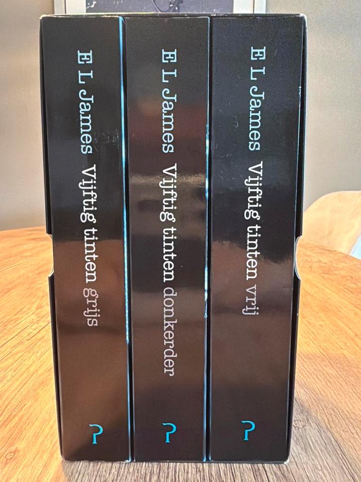 E.L. James - Vijftig Tinten Trilogie, Boeken, Romans, Zo goed als nieuw, Nederland, Ophalen of Verzenden