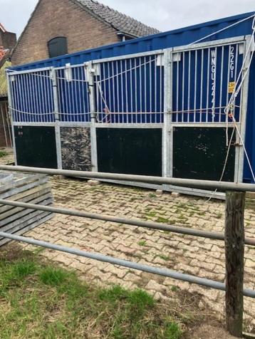 stalwand zijwand voorwand Stalwand met deur  tralieraam beschikbaar voor biedingen