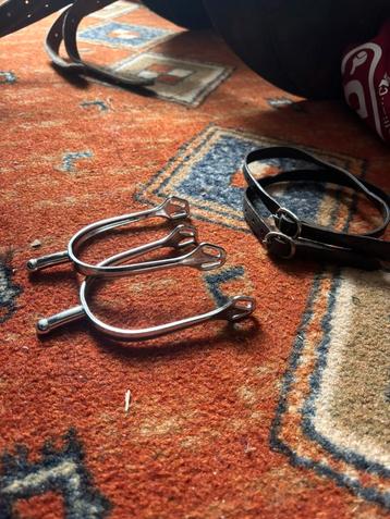 Sprenger sporen met donkerbruine sporenriempjes beschikbaar voor biedingen