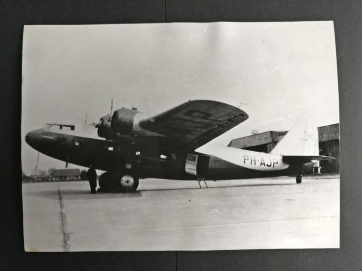 Foto van de KLM Fokker F.XXII de PH-AJP (F436), Verzamelen, Luchtvaart en Vliegtuigspotten, Gebruikt, Kaart, Foto of Prent, Ophalen of Verzenden