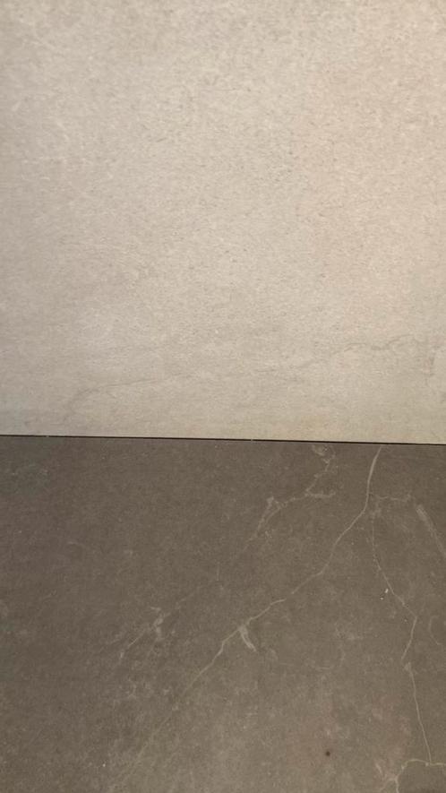 Restanten sanitair tegels grijs en grijsbruin, Doe-het-zelf en Verbouw, Tegels, Nieuw, Vloertegels, Keramiek, 60 cm of meer, Minder dan 5 m²
