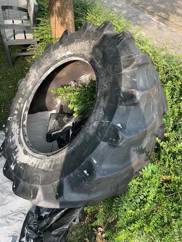 Tractor band beschikbaar voor biedingen