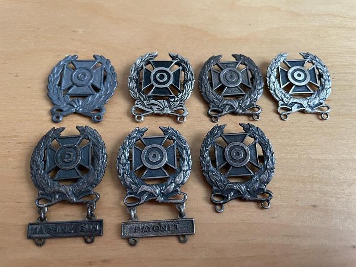 WW2 US markmanbadge/CIB/DUC/kraagspiegels/knopen, Verzamelen, Militaria | Tweede Wereldoorlog, Landmacht, Embleem of Badge, Nederland