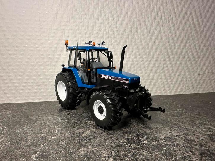 Prachtige Ford 8340 1:32, Hobby en Vrije tijd, Modelauto's | 1:32, Nieuw, Tractor of Landbouw, Overige merken, Ophalen