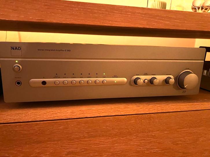 NAD C352 Versterker - Goed Onderhouden, Audio, Tv en Foto, Versterkers en Receivers, Gebruikt, Stereo, 60 tot 120 watt, Overige merken