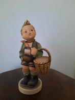 Hummel Village boy., Verzamelen, Beelden en Beeldjes, Ophalen, Zo goed als nieuw, Hummel
