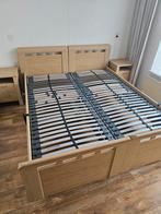 Houten 2x een persoonsbed met electr. Lattenbodem op wielen., Huis en Inrichting, Slaapkamer | Bedden, Ophalen, Verstelbaar, Beige