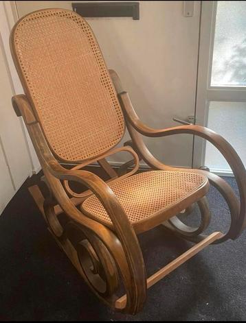 Vintage Thonet Stijl Schommelstoel beschikbaar voor biedingen