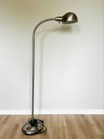 Staande lamp (zilverkleurig), Huis en Inrichting, Lampen | Vloerlampen, 100 tot 150 cm, Metaal, Zo goed als nieuw, Ophalen