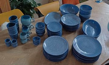 Blauw geglazuurd aardewerk servies Hema compleet beschikbaar voor biedingen