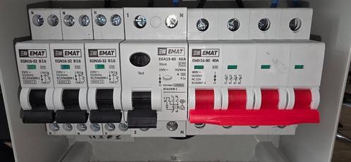 Groepenkast EMAT 3x B16, 40A waterdicht IP55, Hobby en Vrije tijd, Elektronica-componenten, Zo goed als nieuw, Ophalen of Verzenden