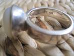 Groot design ring met mother of pearl maat 21 zilver 925, Ophalen, 20 of groter, Zo goed als nieuw, Dame