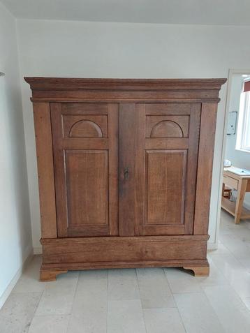Eikenhouten kast met 4 planken - 195x172x50cm beschikbaar voor biedingen