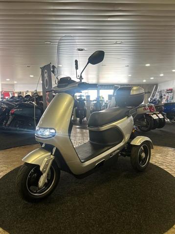 IVA TR3 SCOOTMOBIEL NIEUW! 0KM 2024 GEEN HELMPLICHT! beschikbaar voor biedingen