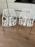 2x eetkamerstoelen | Forrest design white chairs, Huis en Inrichting, Stoelen, Twee, Wit, Zo goed als nieuw, Ophalen