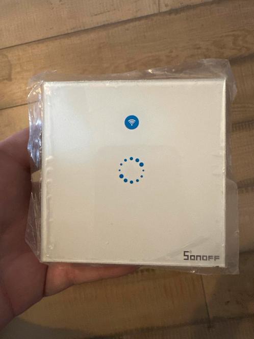 Nieuwe Sonoff Wifi Schakelaar, Doe-het-zelf en Verbouw, Elektra en Kabels, Nieuw, Schakelaar, Ophalen of Verzenden