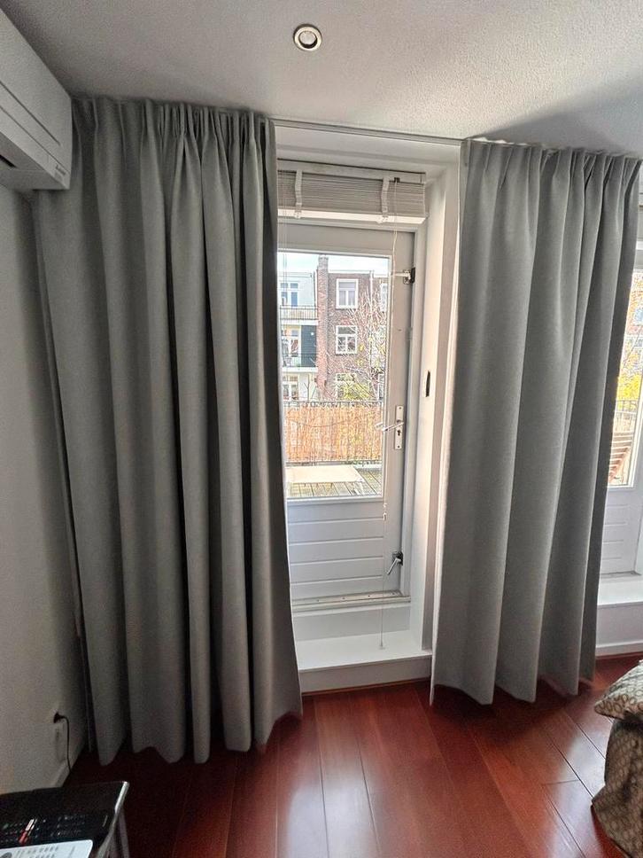 Grijze verduisterende gordijnen - 3 delen, Huis en Inrichting, Stoffering | Gordijnen en Lamellen, Zo goed als nieuw, 200 cm of meer