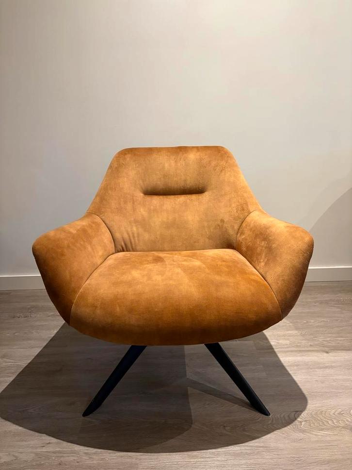Stijlvolle Revi Fauteuil - Cognac Velvet - Zo Goed Als Nieuw, Huis en Inrichting, Fauteuils, Zo goed als nieuw, Stof, 75 tot 100 cm