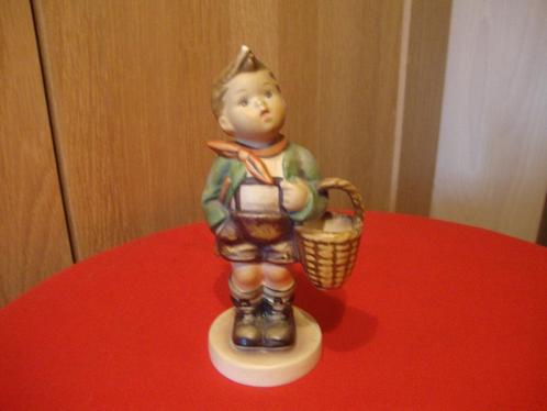 HUMMELTJE VAN GOEBEL NR.51-2/0 GROOT MODEL, Verzamelen, Beelden en Beeldjes, Zo goed als nieuw, Hummel, Ophalen of Verzenden