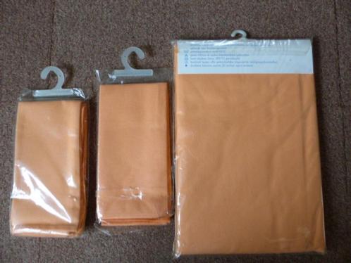 nieuw tafelkleed en 6 servetten zalmroze, Huis en Inrichting, Tafelkleden, Nieuw, Vierkant, Ophalen of Verzenden