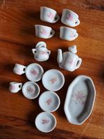 Thee servies miniatuur 🍀, Verzamelen, Poppenhuizen en Toebehoren, Ophalen of Verzenden, Zo goed als nieuw, Poppenhuis