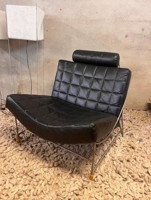 Leolux Volare van Jan Armgardt , zwart leer met hoofdkussen, Huis en Inrichting, Fauteuils, 75 tot 100 cm, Ophalen
