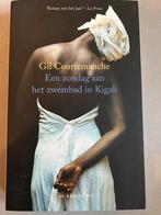 Gil Courtemanche - Een zondag aan het zwembad in Kigali, Ophalen of Verzenden, Zo goed als nieuw, Nederland, Gil Courtemanche