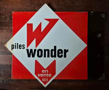 Vintage Dubbelzijdig  Emaille Uithangbord Piles Wonder  beschikbaar voor biedingen