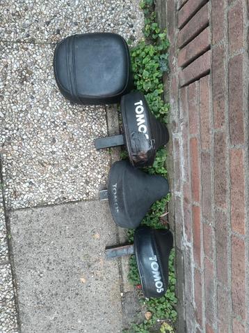 Tomos zadels  beschikbaar voor biedingen