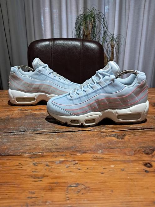 Nike Air Max 95 Premium Half Blue Size 36,5, Kleding | Dames, Schoenen, Zo goed als nieuw, Sneakers of Gympen, Wit, Ophalen of Verzenden