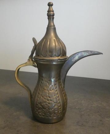 Arabische Dallah traditionele Koffiepot–koper antiek [1779] beschikbaar voor biedingen
