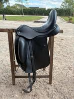 KM dressuurzadel 17 inch te koop, Dieren en Toebehoren, Paarden en Pony's | Zadels, Ophalen of Verzenden, Zo goed als nieuw, Dressuur