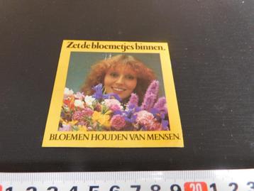 sticker Zet de bloemetjes binnen Bloemen houden van mensen * beschikbaar voor biedingen