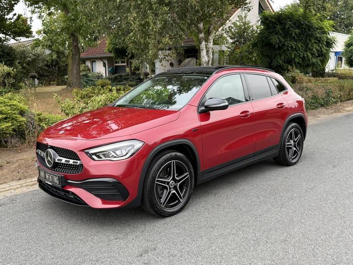 Mercedes-Benz GLA-klasse 250e AMG 218PK Pano•Trekhaak, Auto's, Mercedes-Benz, Bedrijf, Te koop, GLA, ABS, Achteruitrijcamera, Adaptive Cruise Control