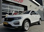 Volkswagen T-Roc 1.0 TSI Style - Navigatie/Apple Carplay I A, Voorwielaandrijving, Stof, Gebruikt, Zwart