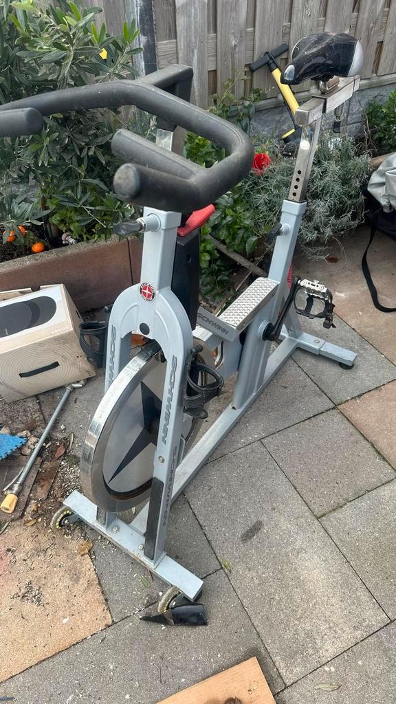 Schwinn Spinningfiets - Fitness in huis!, Sport en Fitness, Fitnessapparatuur, Gebruikt, Spinningfiets, Benen, Metaal, Ophalen of Verzenden