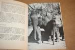 Dieren hebben geen tranen - Ontmoeten met dieren - 1975, Boeken, Ophalen of Verzenden, Gelezen, Overige diersoorten