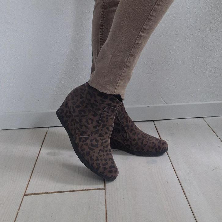 Enkellaarsjes met sleehak. Maat 40, Bruin/print., Kleding | Dames, Schoenen, Zo goed als nieuw, Lage of Enkellaarzen, Bruin, Ophalen of Verzenden