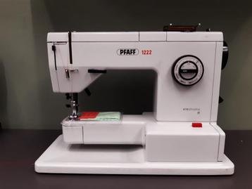 Pfaff 1222 met idt beschikbaar voor biedingen