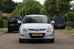 Hyundai I30 2.0i Style | CLIMA | CRUISE | 1500 KG TREKGEWICH, Voorwielaandrijving, Gebruikt, Leder en Stof, Handgeschakeld