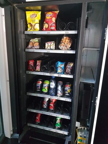 Vendo Fris/ snack automaat gekoeld  beschikbaar voor biedingen