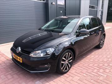 Volkswagen Golf 1.2 TSI HIGHLINE DSG-AUTOMAAT NAVI LEDER beschikbaar voor biedingen