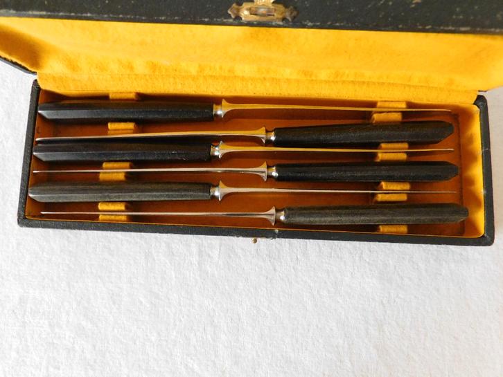 Vintage messenset Nogent Inoxydable NG, 6 messen met bakelie, Antiek en Kunst, Antiek | Servies los, Ophalen